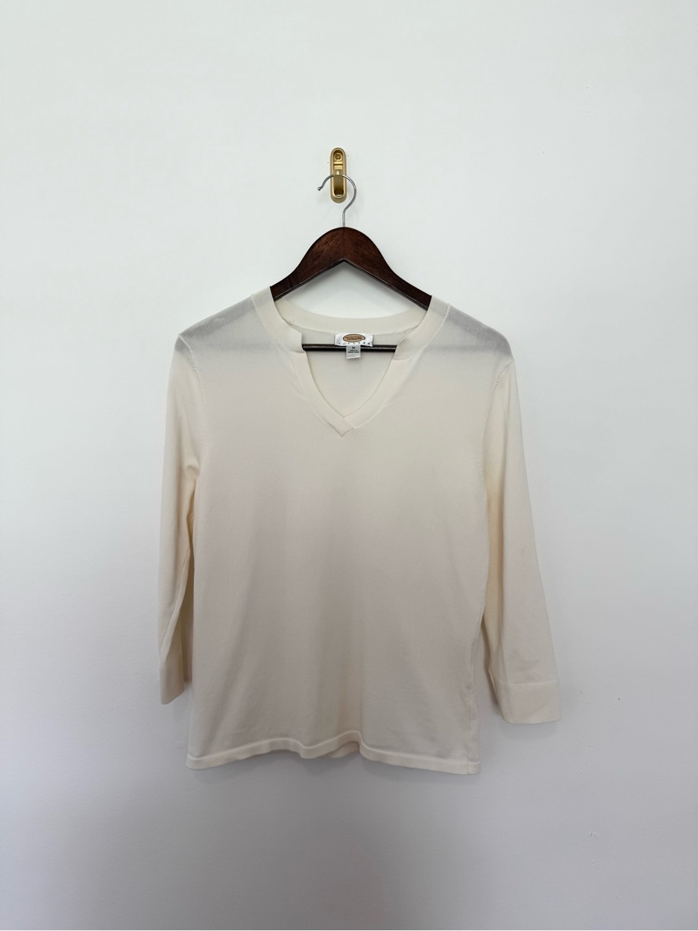 Vintage Talbots Petites M Ivory V Neck Sweater 3/4 Sleeve Rayon Nylon Hong Kong